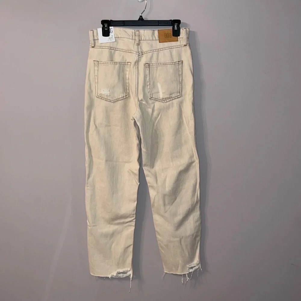 NWT BDG Urban outfitters ripped beige straight leg high waist jeans Pax W29 L32